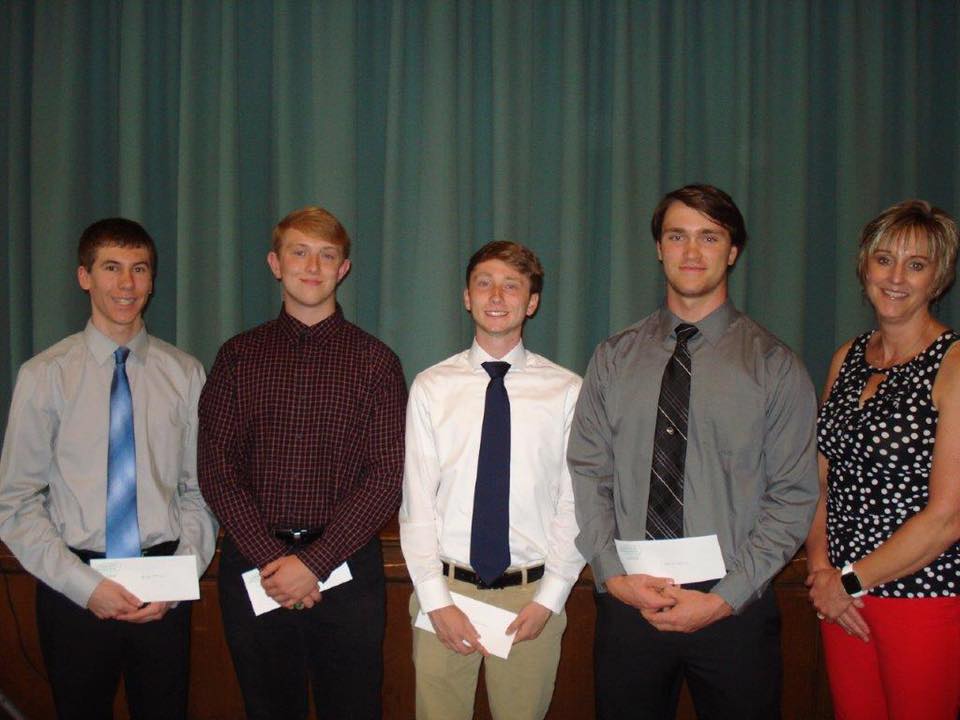 Foundation Presents Scholarships